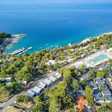 Villa Family Grand De Luxe Mobilhome Selce Exterior photo
