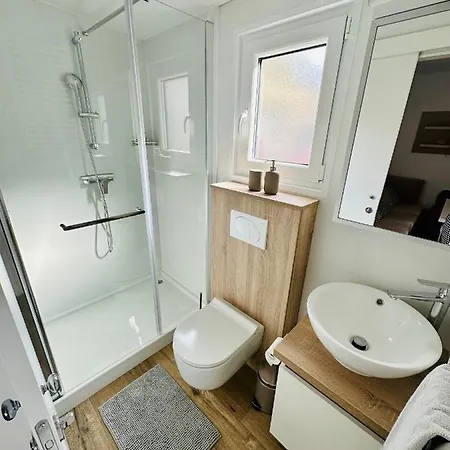 Villa Family Grand De Luxe Mobilhome Selce Exterior photo
